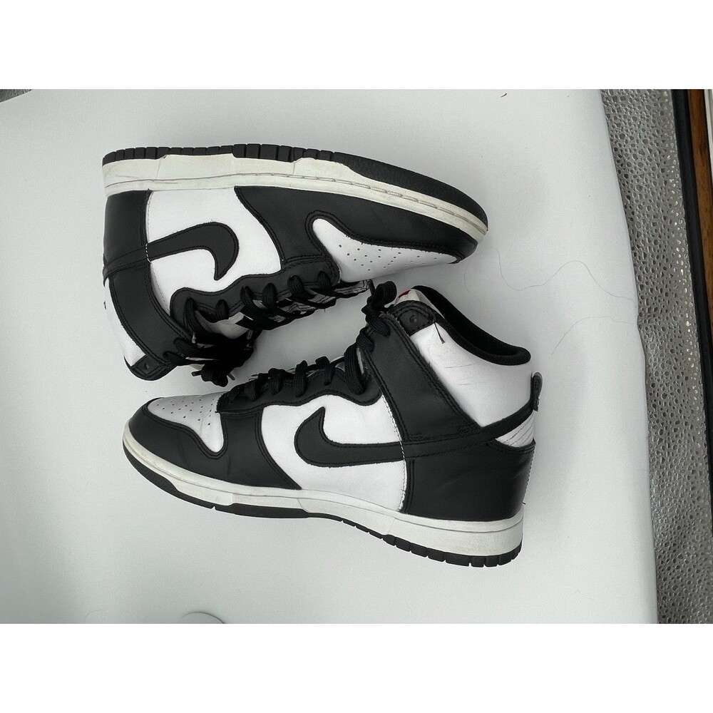 Nike Dunk High Men 9 / Women 10 Sneakers Black White Classic Comfortable Stylish - Picture 9 of 14